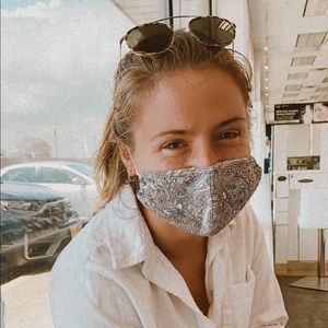 Meet your Posher, Caroline